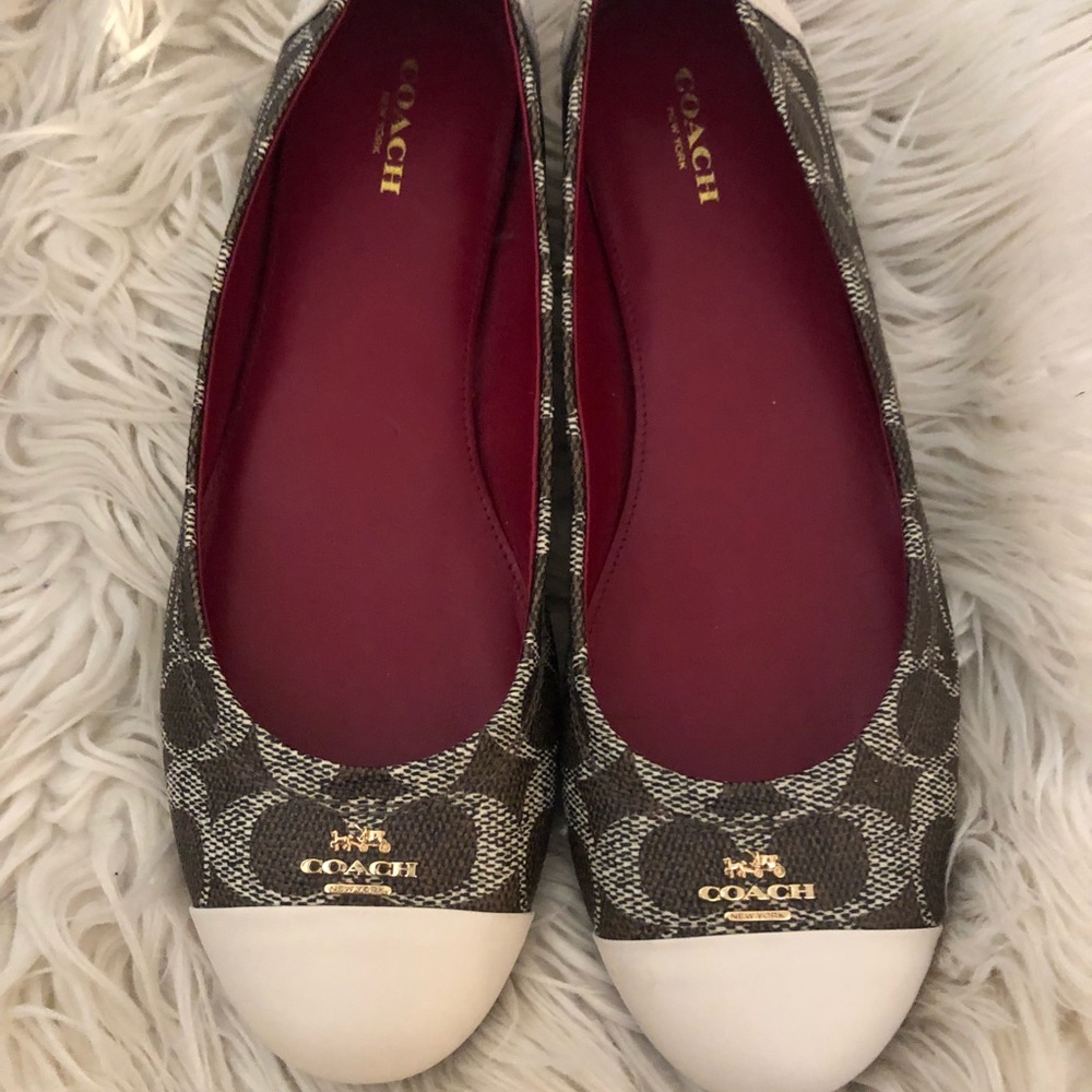 CHELSEA SIG C PVC/MAT CLF COACH FLATS - Picture 2 of 4